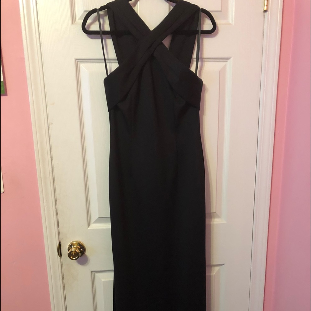 Women’s black sleeveless dress